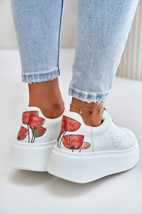 Skórzane Sneakersy Damskie Na Platformie Z Przypinką I Ozdobnym Kwiatem 89100 Białe